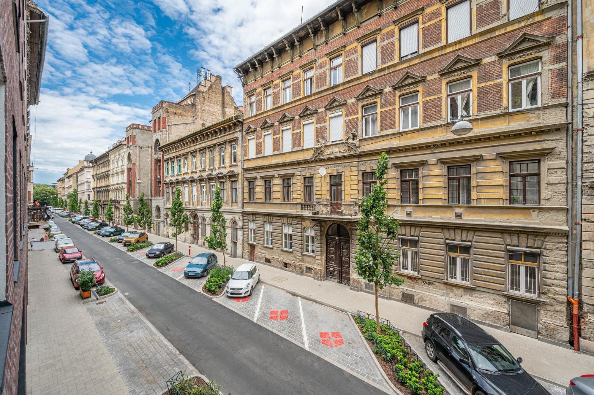 Appartamento 3 Bedroom W Garage And Balcony *