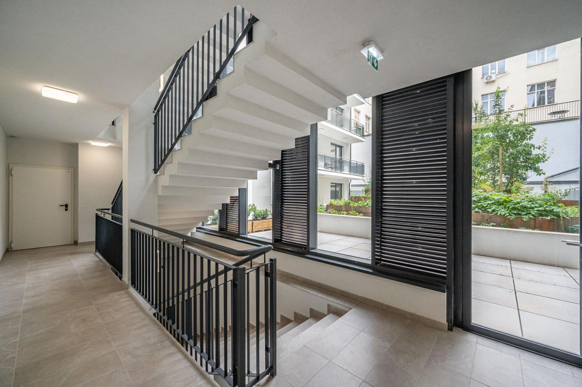 Appartamento 3 Bedroom W Garage And Balcony