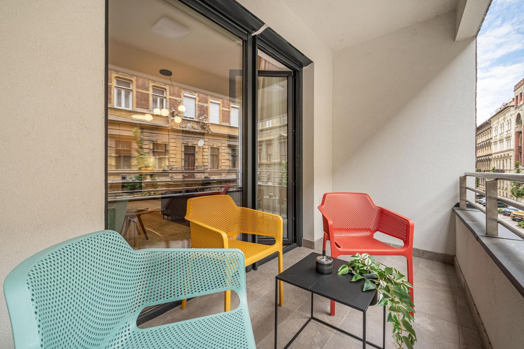 3 Bedroom W Garage And Balcony Appartamento Budapest