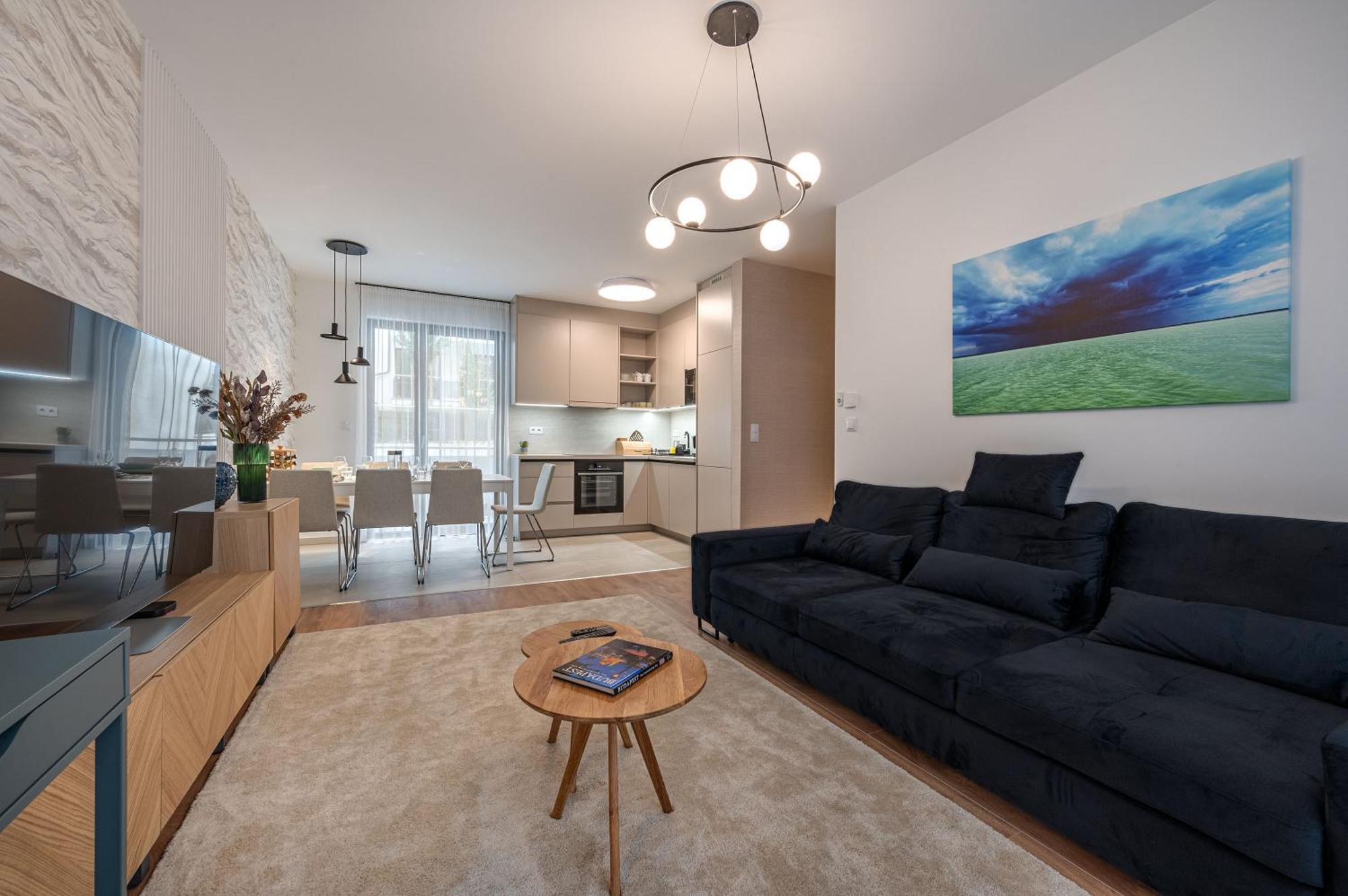 Appartamento 3 Bedroom W Garage And Balcony *