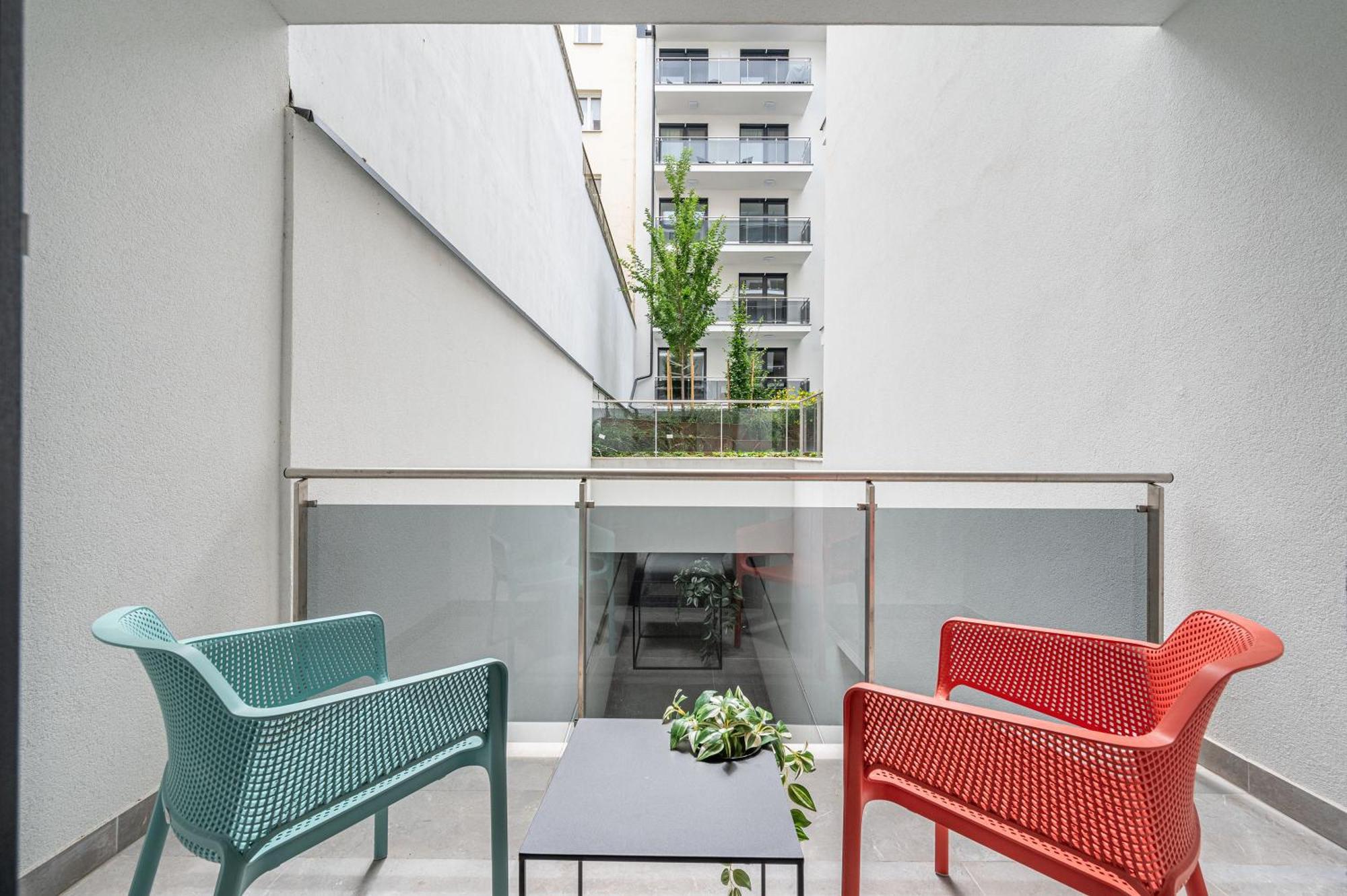 3 Bedroom W Garage And Balcony Appartamento Budapest
