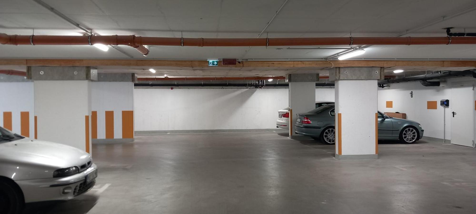 Lejlighed 3 Bedroom W Garage And Balcony *